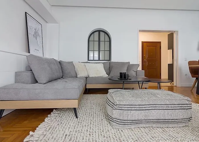 A Unique Apartment In The Historical Center-3Bds